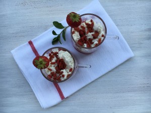 galaretka truskawkowa z kozim serem