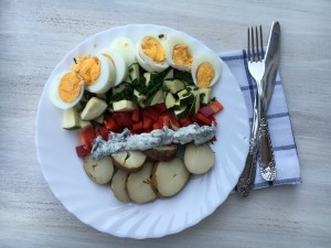 sałatka z pieczonymi ziemniaczkami